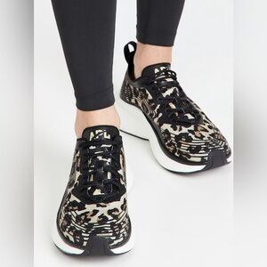 APL | Athletic Propulsion Labs Streamline Sneakers in Cheetah Sz 9.5